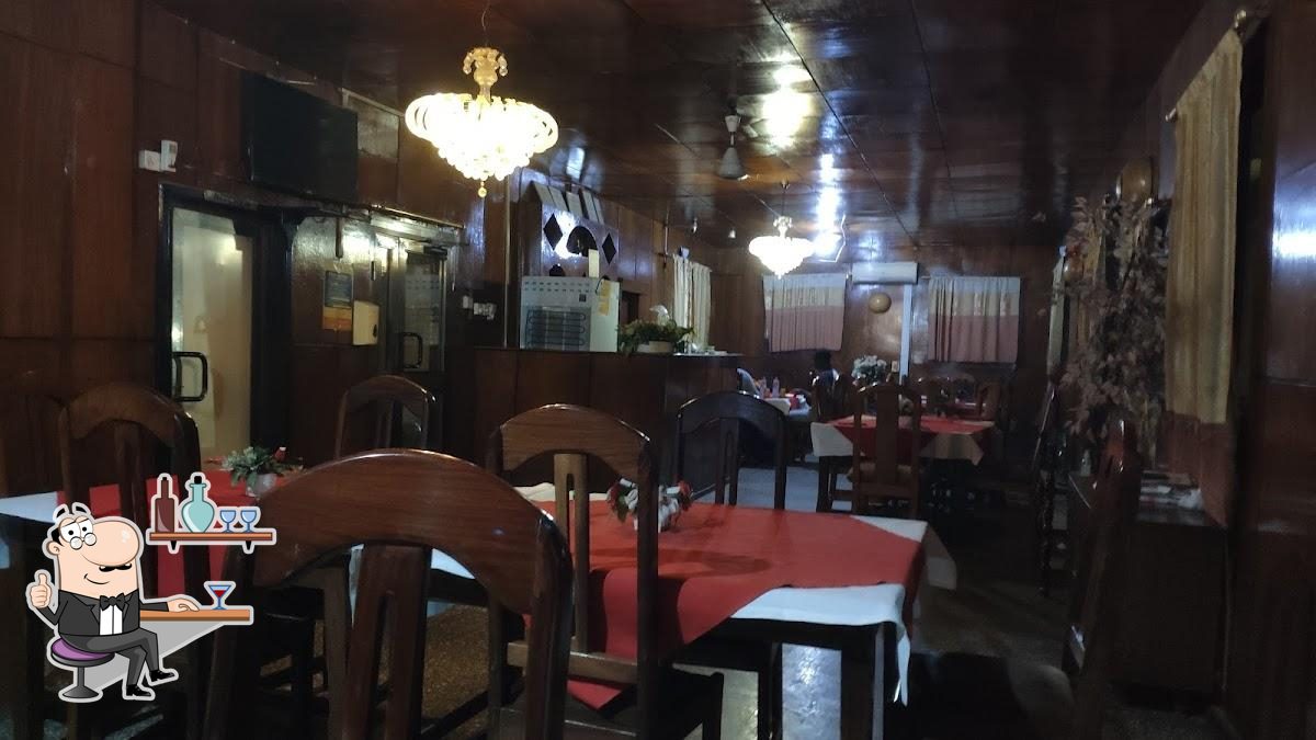 Dining room at Giddipass Crest